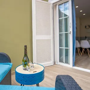 https://apartment-orlando-tenerife-sur-bamby-and-daisy-and-mikey.in-canary-islands.com